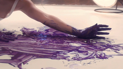 yves-saint-laurent-ysl-manifesto-fragrance-film-by-nicolas-winding-refn-jessica-chastain-sergio-muniz-tomorrow-started-04