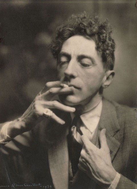 Laure-Albin-Guillot-jean-cocteau-cigarette