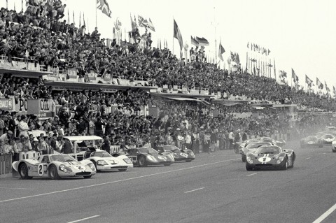 1967-ford-gt40-MK4-lemans-dan-gurney