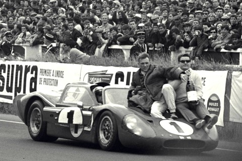 1967-ford-gt40-MKIV-lemans-dan-gurney-AJ-Foyt