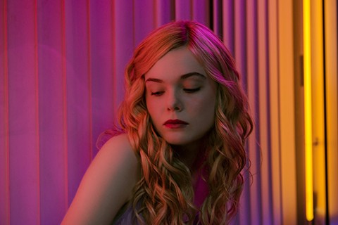 the-neon-demon-films-abbey-lee-elle-fanning